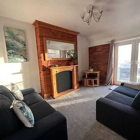 Coastline Retreats - Stunning Sea View Apartment, Netflix Борнмът Екстериор снимка