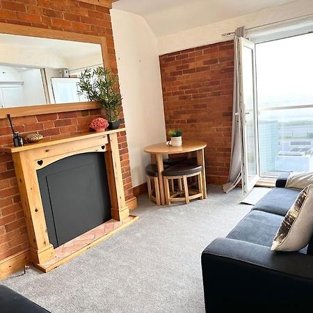 Coastline Retreats - Stunning Sea View Apartment, Netflix Борнмът Екстериор снимка